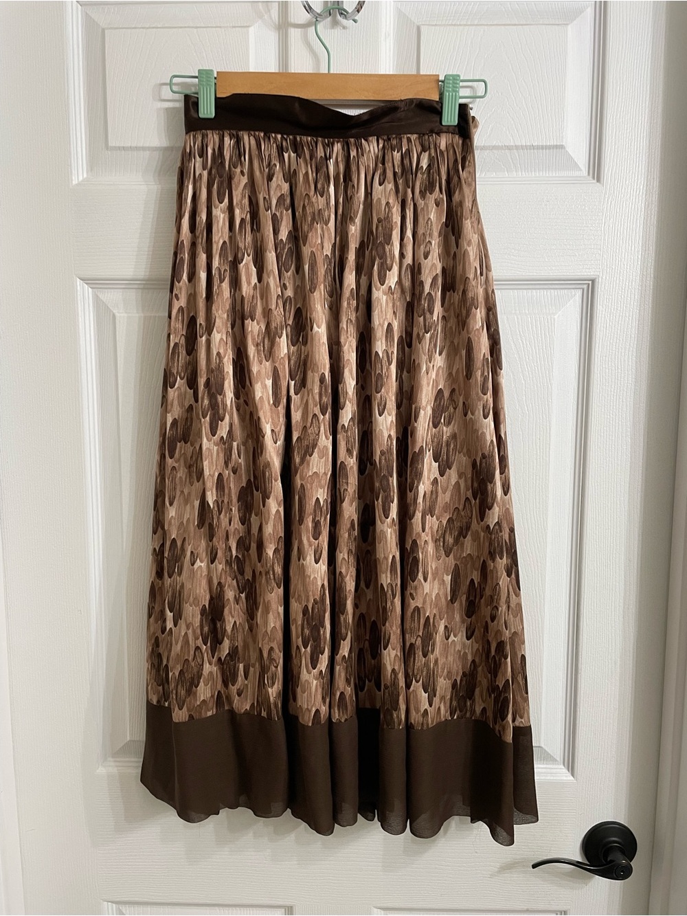 BCBGMaxAzria 100% silk chocolate brown maxi skirt NEEDS NEW ZIPPER
